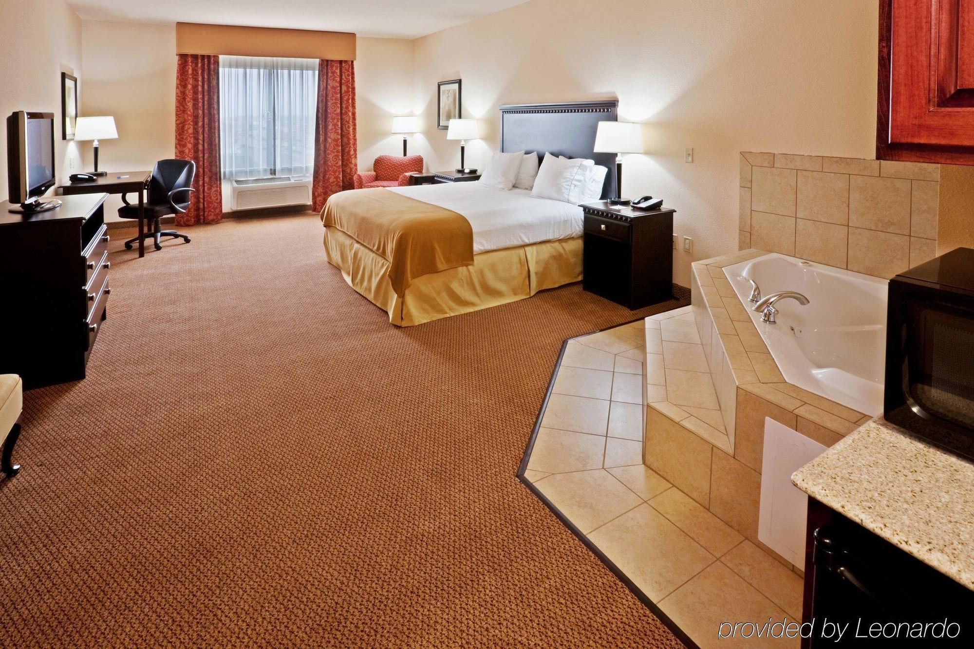 Holiday Inn Express Hotel And Suites Altus By Ihg Habitación foto
